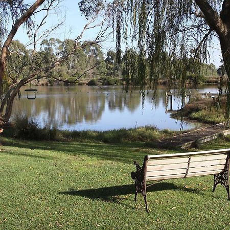Little Lake Cottage Nyora Εξωτερικό φωτογραφία