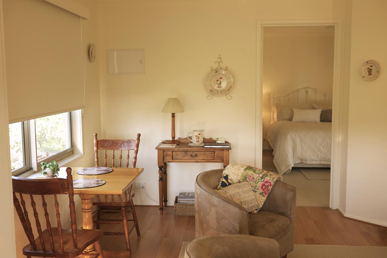 Little Lake Cottage Nyora Δωμάτιο φωτογραφία