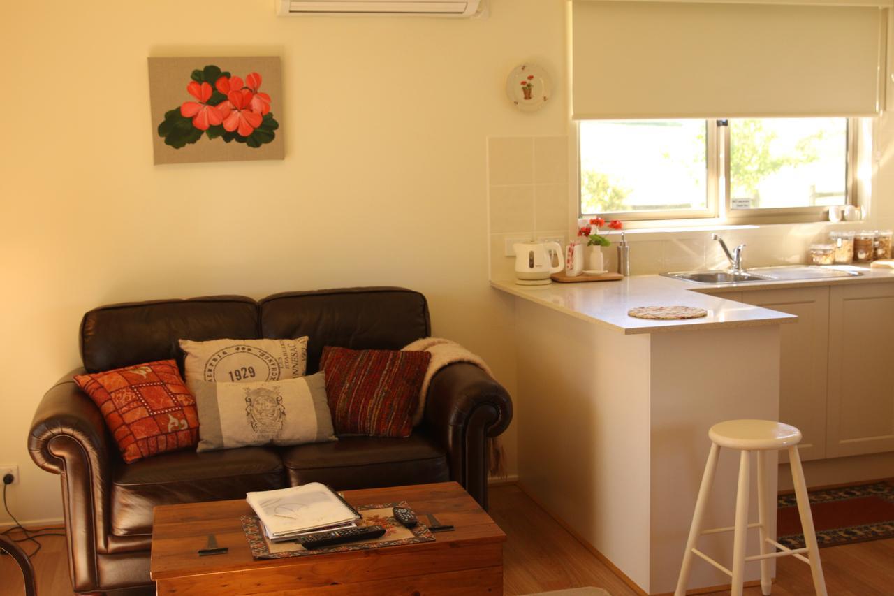 Little Lake Cottage Nyora Δωμάτιο φωτογραφία