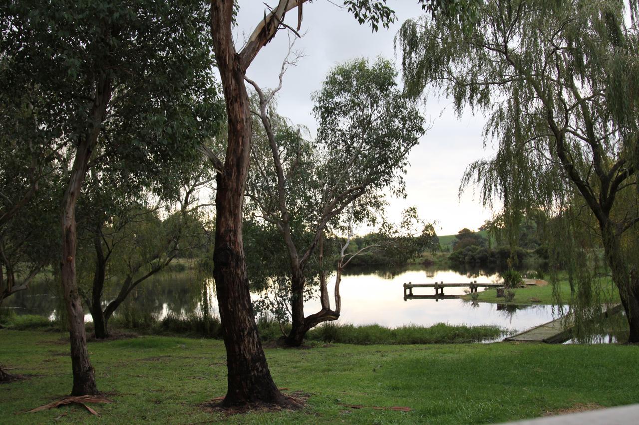 Little Lake Cottage Nyora Εξωτερικό φωτογραφία