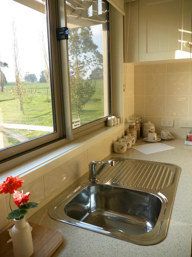 Little Lake Cottage Nyora Εξωτερικό φωτογραφία